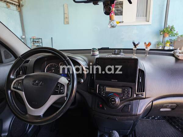 Hyundai i30 - Image 8