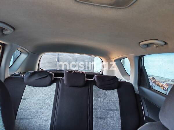 Hyundai i30 - Image 10