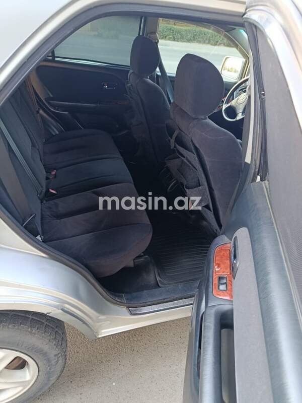 Toyota Harrier - Image 4