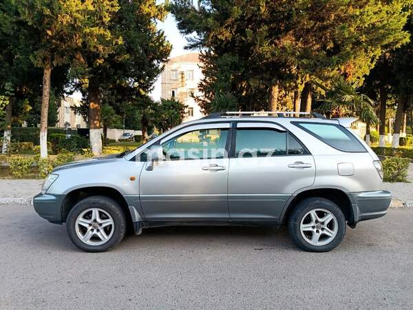 Toyota Harrier - Image 10