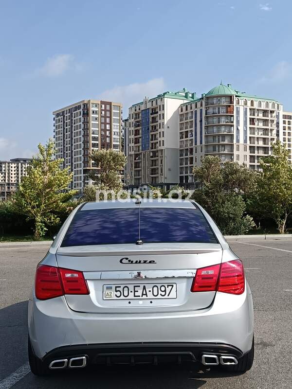 Chevrolet Cruze - Image 2