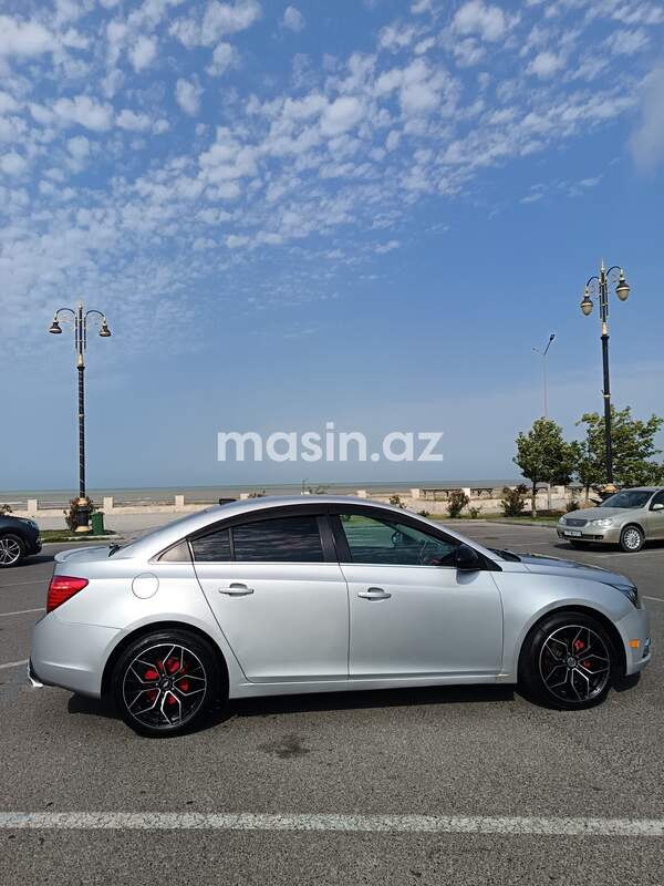 Chevrolet Cruze - Image 6