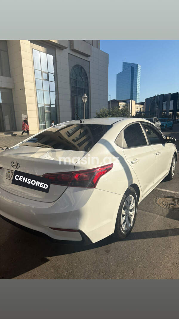 Hyundai Accent - Image 4
