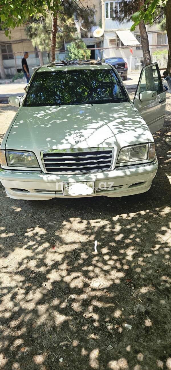 Mercedes C 230