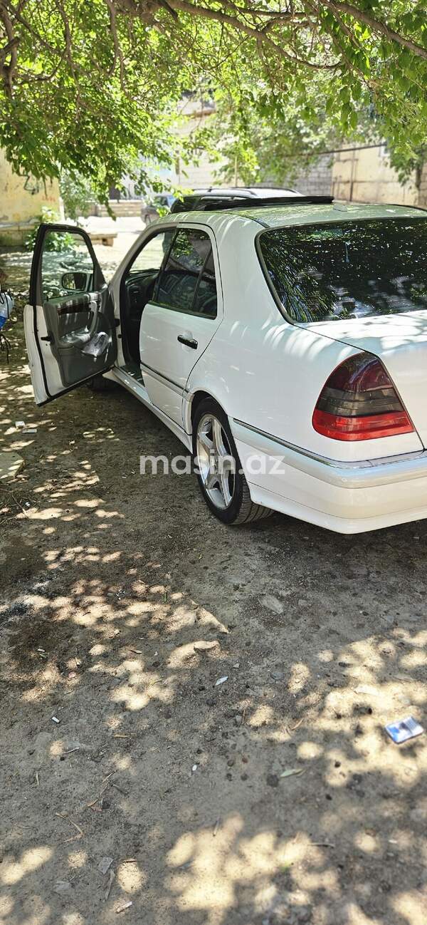 Mercedes C 230 - Image 5