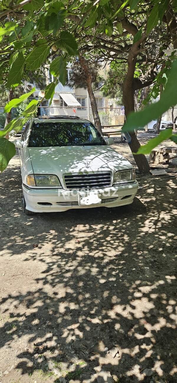 Mercedes C 230 - Image 8