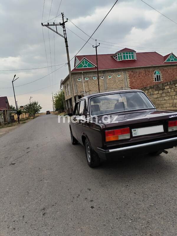 LADA (VAZ) 2107 - Image 3
