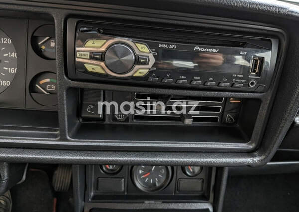 LADA (VAZ) 2107 - Image 9