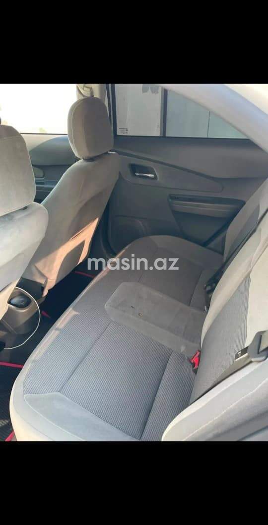 Chevrolet Cobalt - Image 4