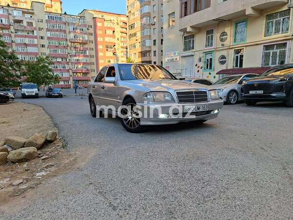 Mercedes C 180