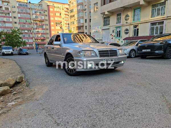Mercedes C 180 - Image 7