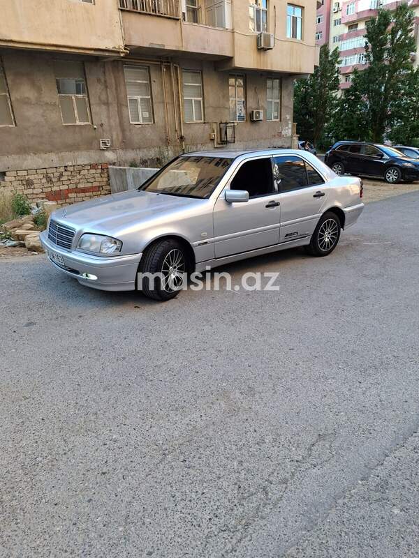 Mercedes C 180 - Image 8
