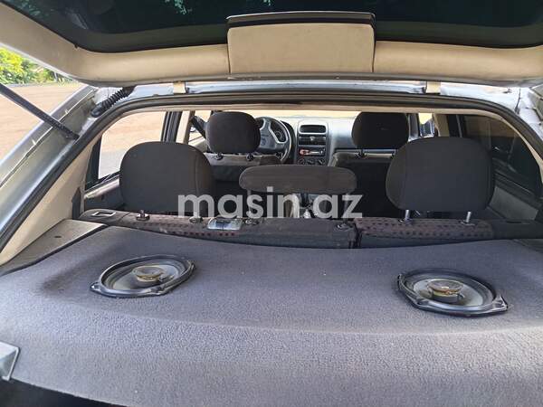 Opel Astra - Image 6