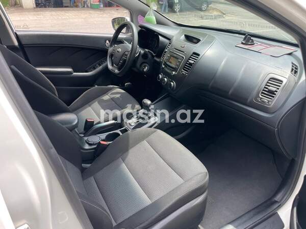 Kia K3 - Image 6