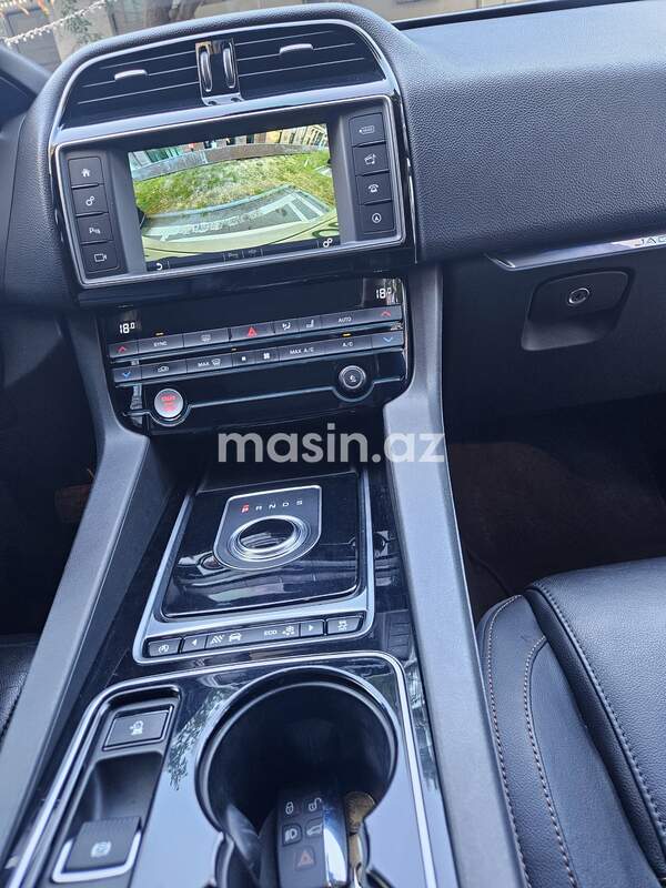 Jaguar F-Pace - Image 6