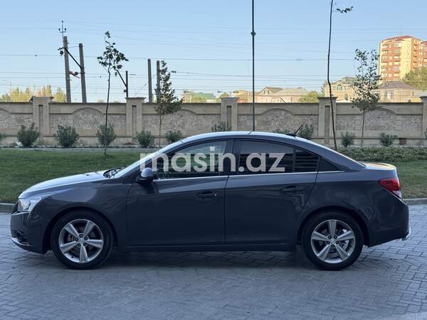 Chevrolet Cruze - Image 6