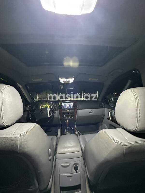 Kia Sorento - Image 9