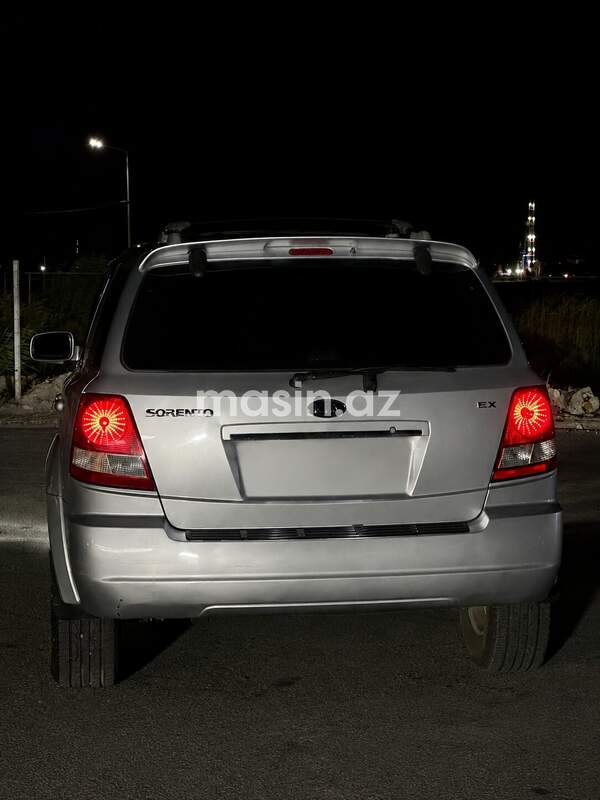 Kia Sorento - Image 10