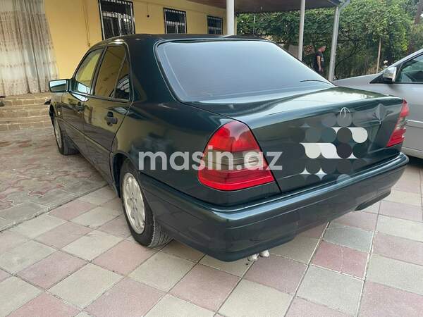 Mercedes C 200