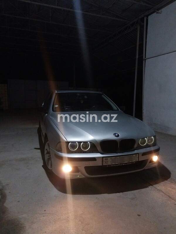 BMW 523