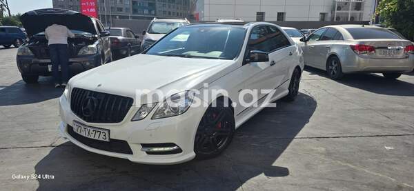 Mercedes E 350