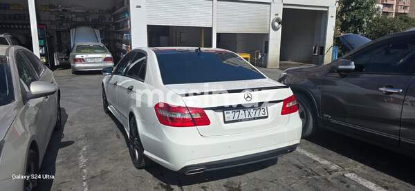 Mercedes E 350 - Image 3