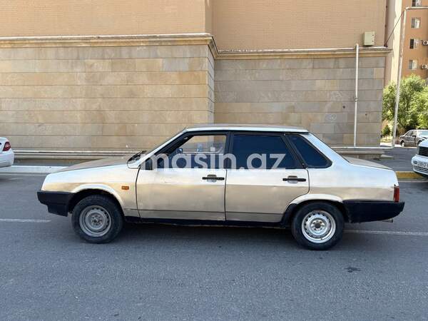 LADA (VAZ) 21099 - Image 4