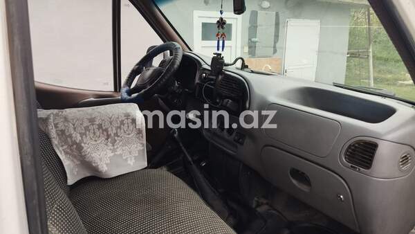 Ford Transit - Image 2
