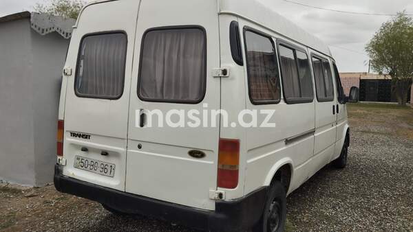 Ford Transit - Image 4