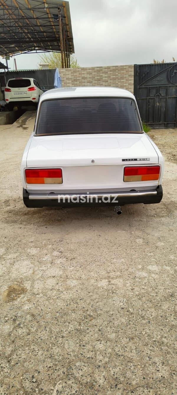 LADA (VAZ) 2107 - Image 2