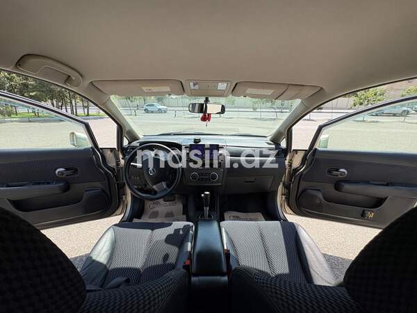 Nissan Tiida - Image 7