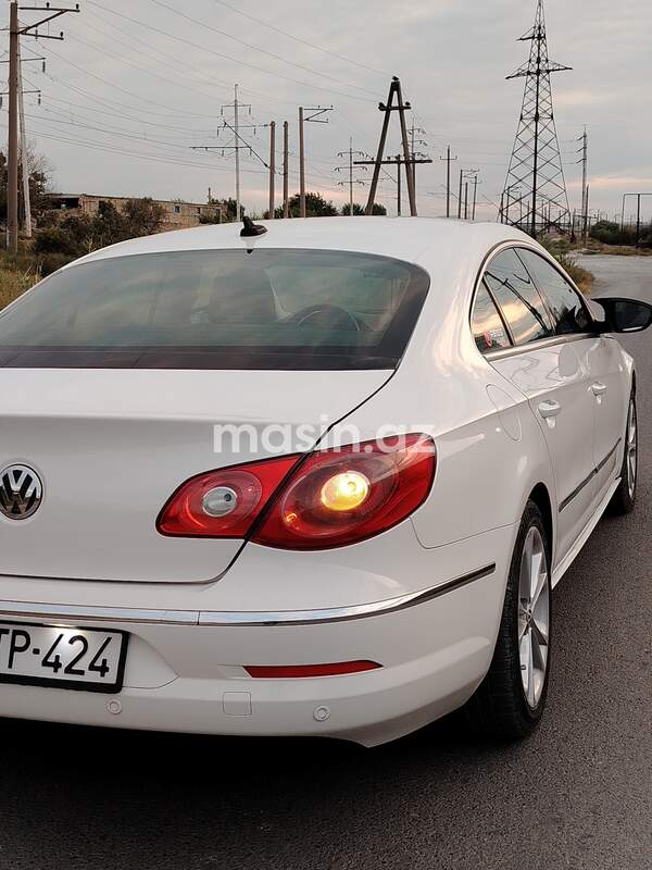 Volkswagen Passat CC - Image 2