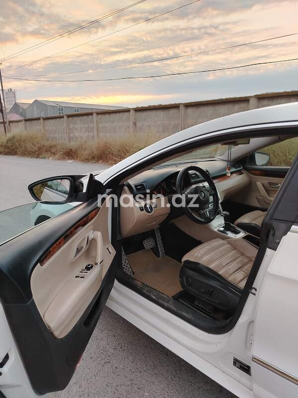 Volkswagen Passat CC - Image 5