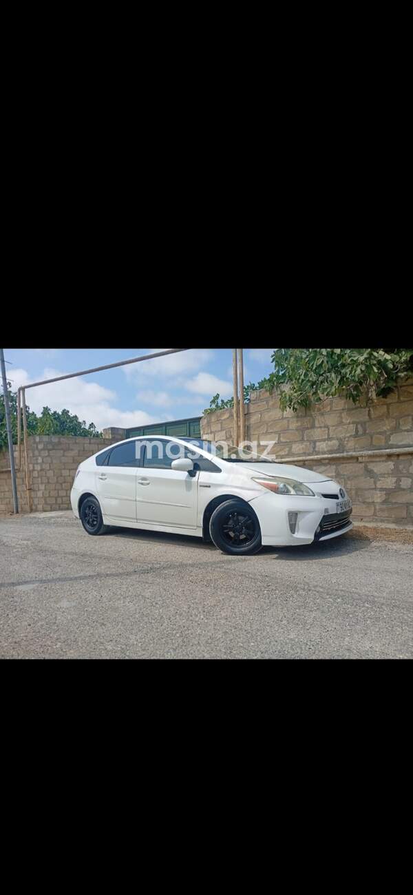 Toyota Prius - Image 2