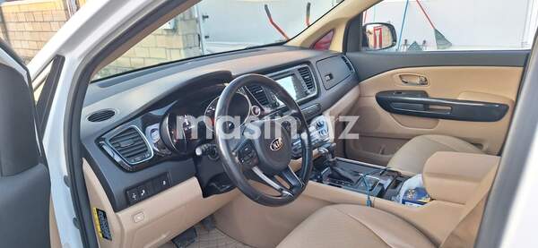 Kia Carnival  - Image 10