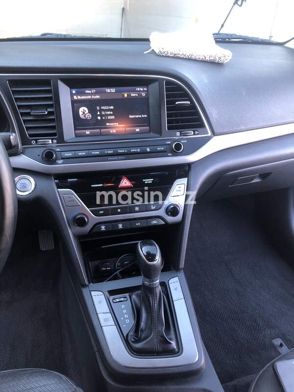 Hyundai Elantra - Image 4