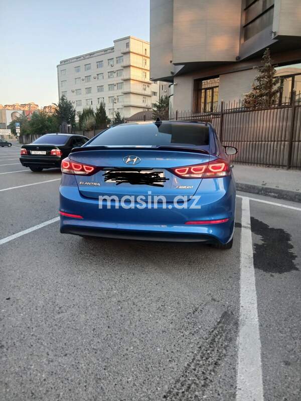 Hyundai Elantra - Image 5