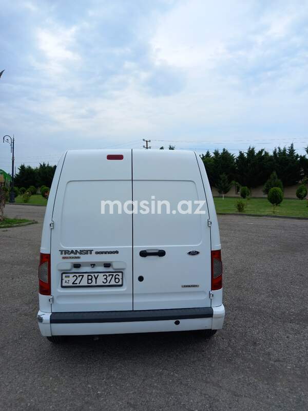 Ford Transit Connect - Image 4