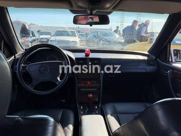 Mercedes C 220 d - Image 7