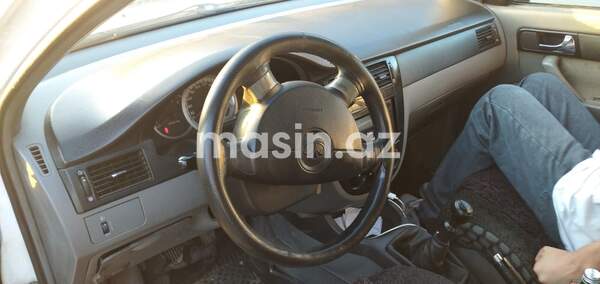 Daewoo Gentra - Image 5