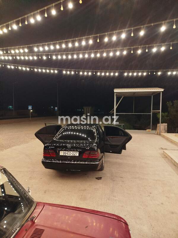 Mercedes E 220 - Image 6