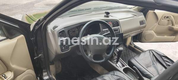Infiniti G25 - Image 6