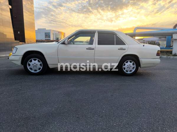 Mercedes E 250 - Image 4