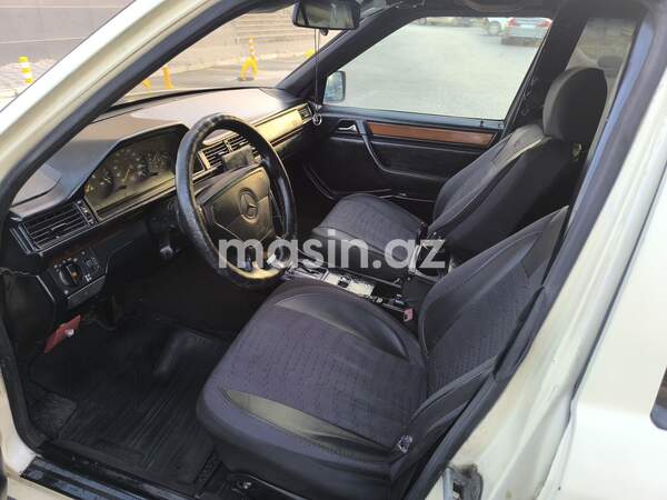 Mercedes E 250 - Image 5