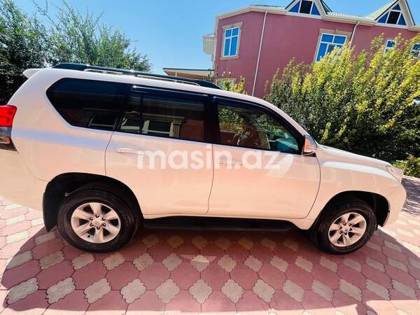 Toyota Land Cruiser Prado - Image 5