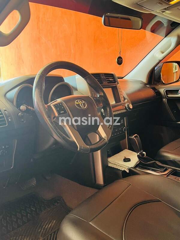 Toyota Land Cruiser Prado - Image 10
