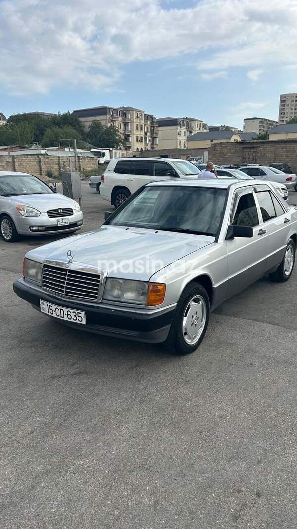 Mercedes 190