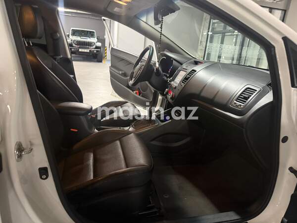 Kia K3 - Image 6