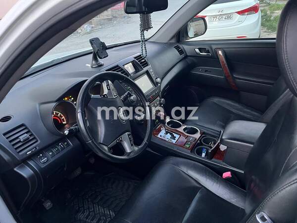Toyota Highlander - Image 4