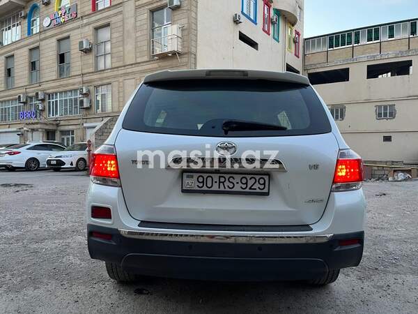 Toyota Highlander - Image 7